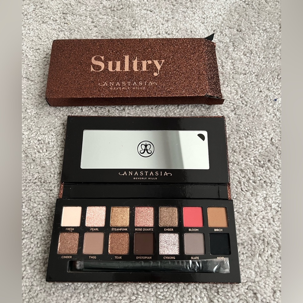 Anastasia Sultry Palette NIB
